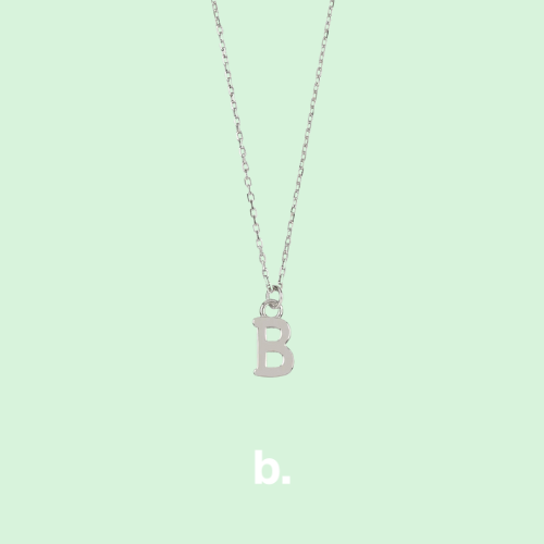 Collar de plata letra B