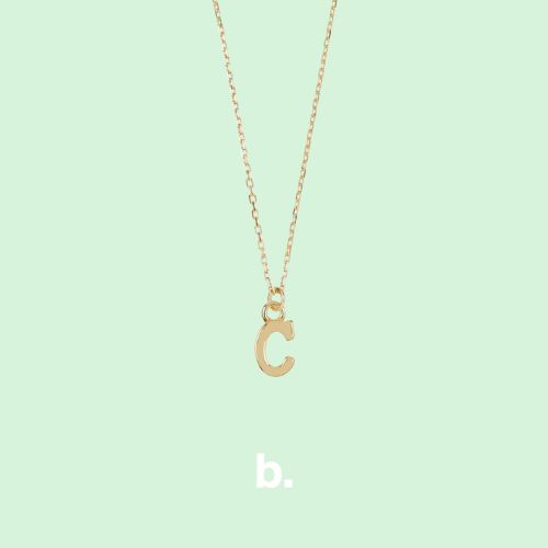 Collar de plata letra C